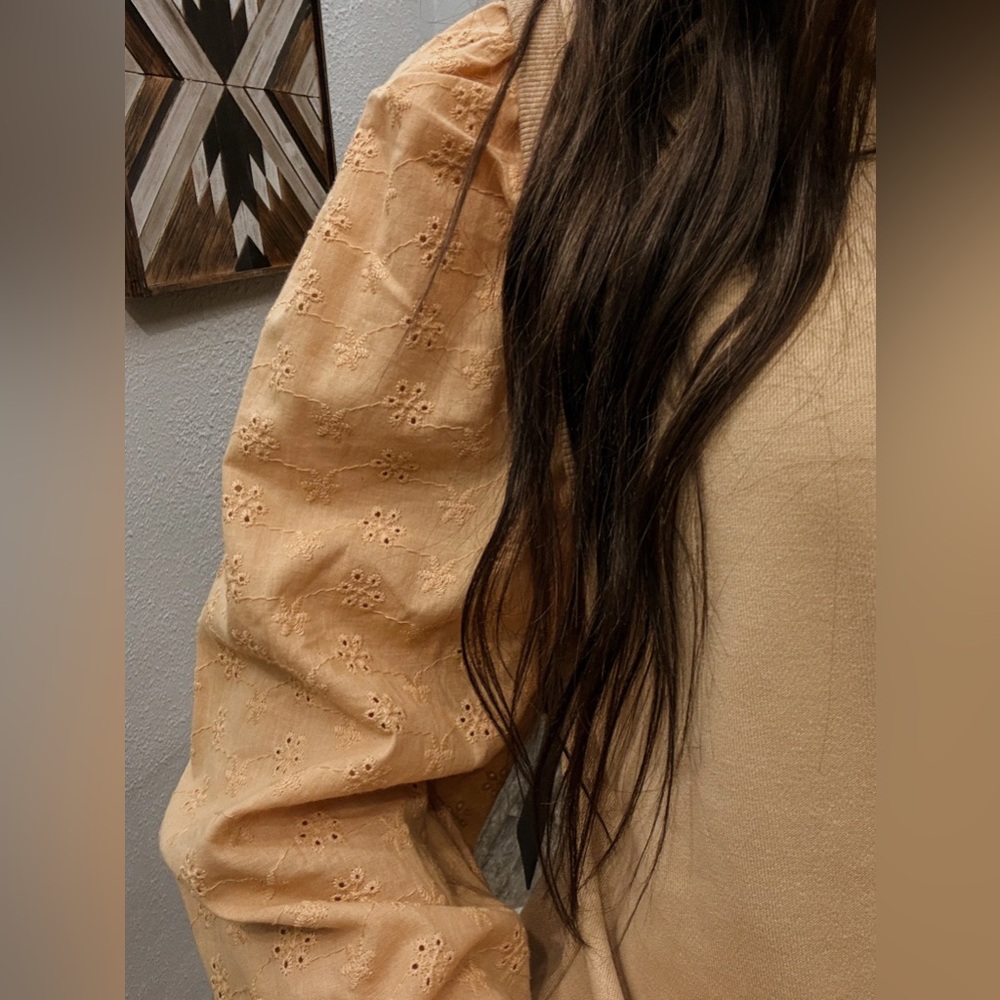 Spring Blouse - Picture 2 of 2